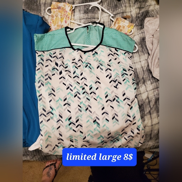 Tops - Picture 3 of 16